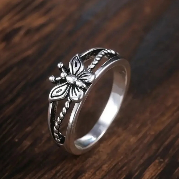 Silver Butterfly Ring - Picture 3 of 6
